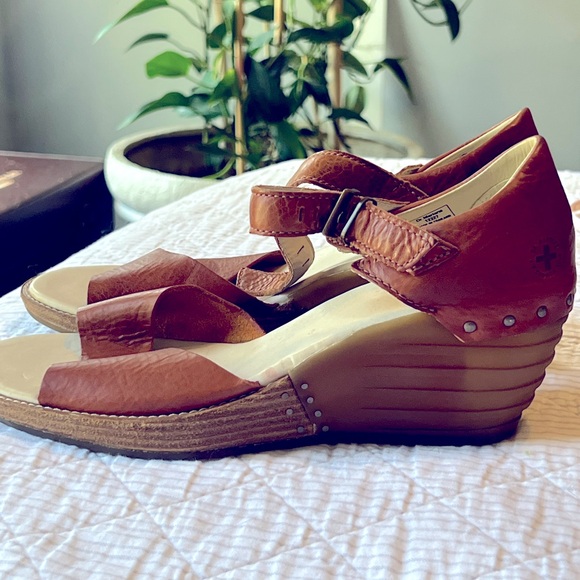 Dr. Martens women’s wedge sandal US 8 - Picture 1 of 9